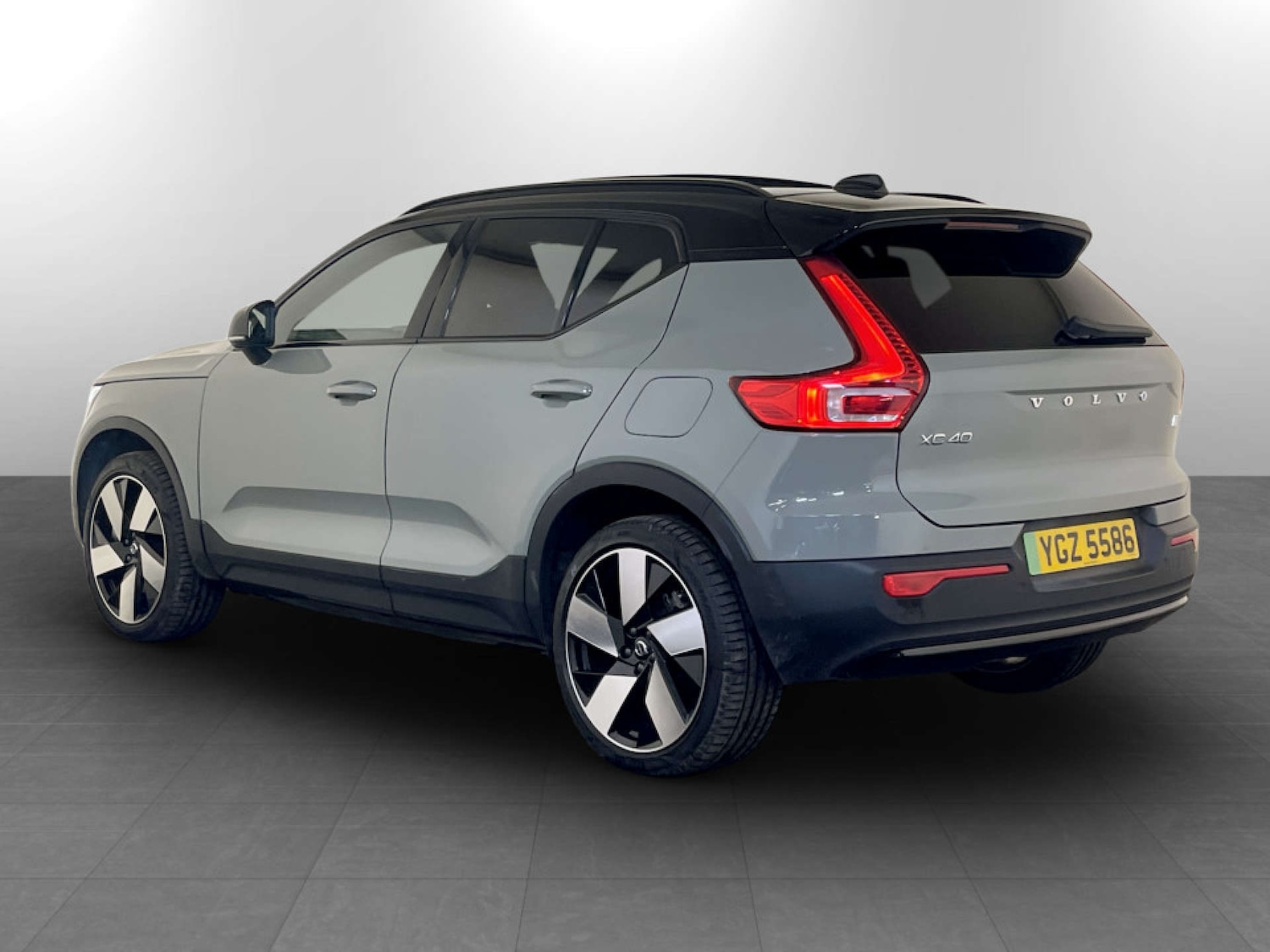 Used Volvo XC40 2023 for sale - 77681227: Photo 7