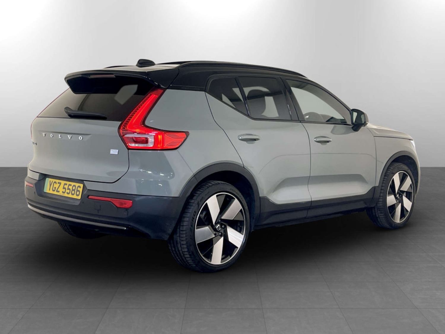 Used Volvo XC40 2023 for sale - 77681227: Photo 9