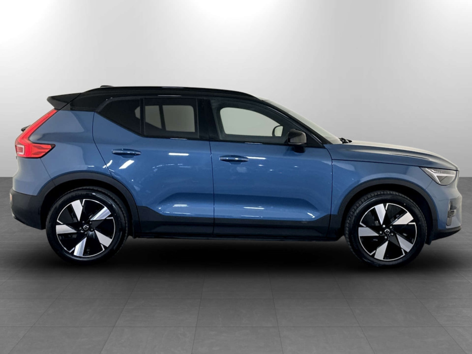 Used Volvo XC40 2023 for sale - 77185958: Photo 11