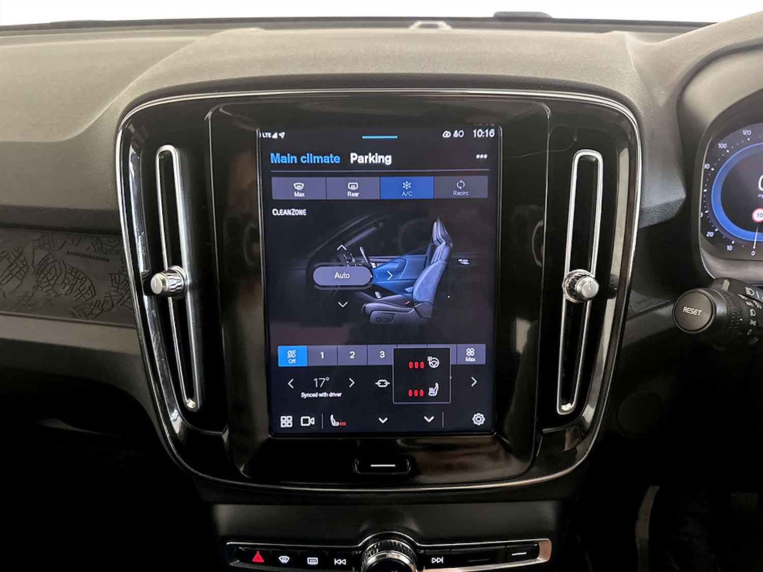 Used Volvo XC40 2023 for sale - 77185958: Photo 21