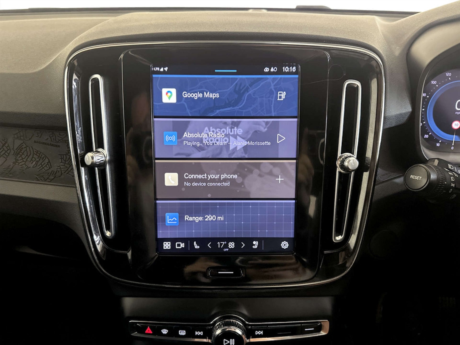 Used Volvo XC40 2023 for sale - 77185958: Photo 24