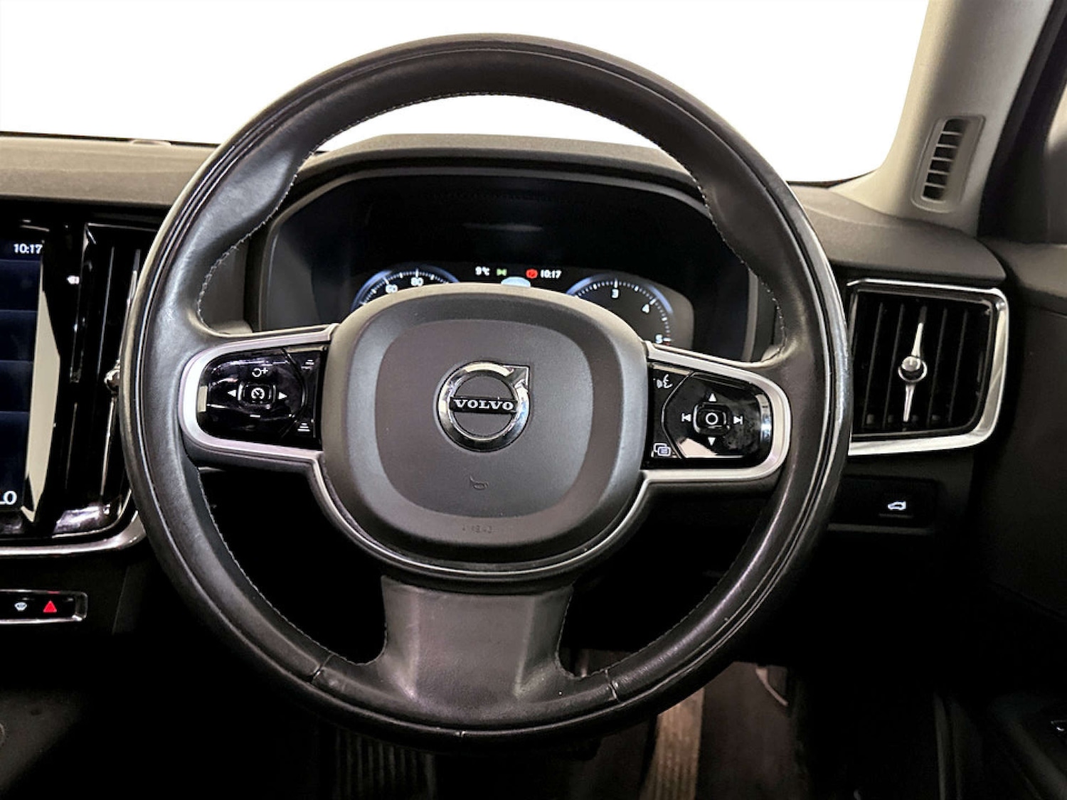 Used Volvo V90 2018 for sale - 77494147: Photo 16