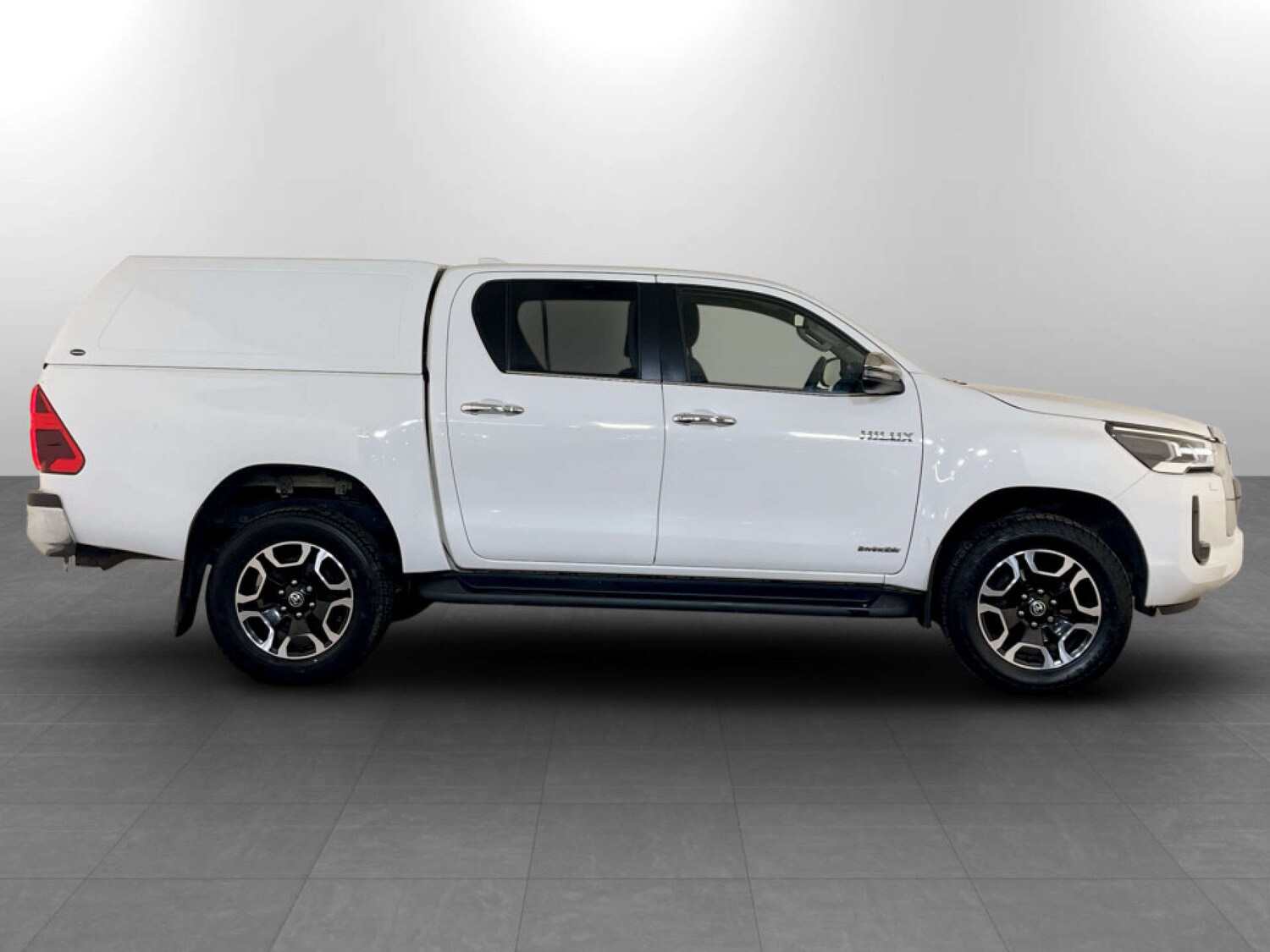 Used Toyota Hilux 2023 for sale - 77735003: Photo 11