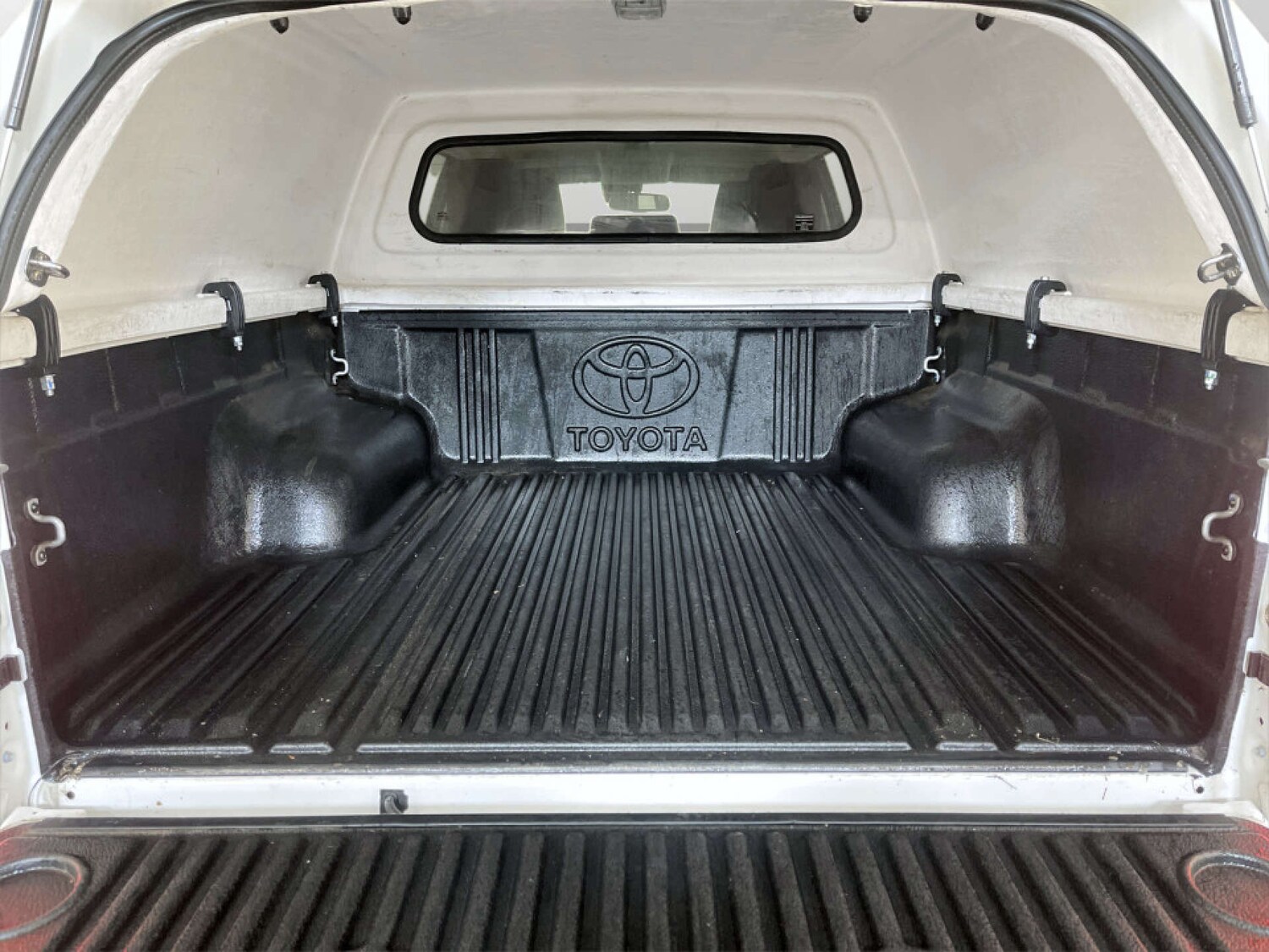 Used Toyota Hilux 2023 for sale - 77735003: Photo 15