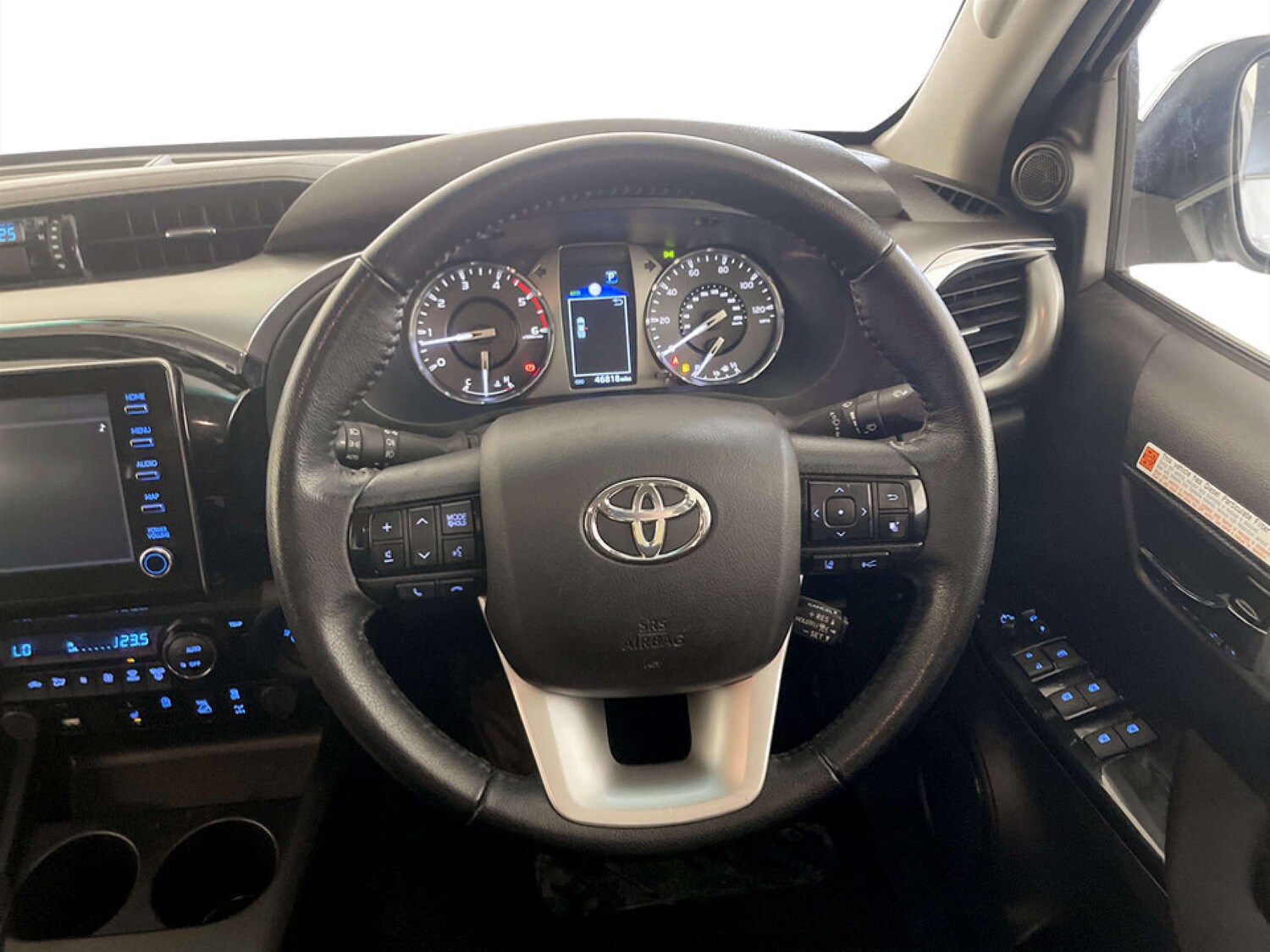 Used Toyota Hilux 2023 for sale - 77735003: Photo 17