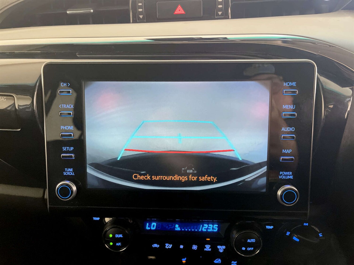 Used Toyota Hilux 2023 for sale - 77735003: Photo 21