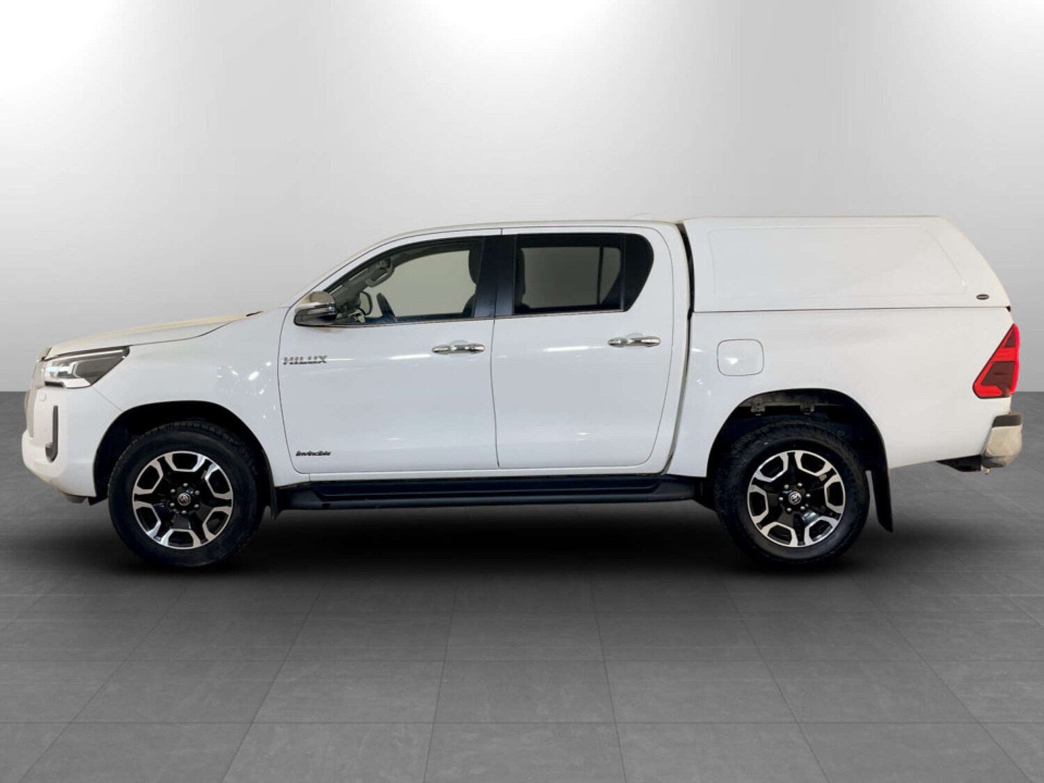 Used Toyota Hilux 2023 for sale - 77735003: Photo 7