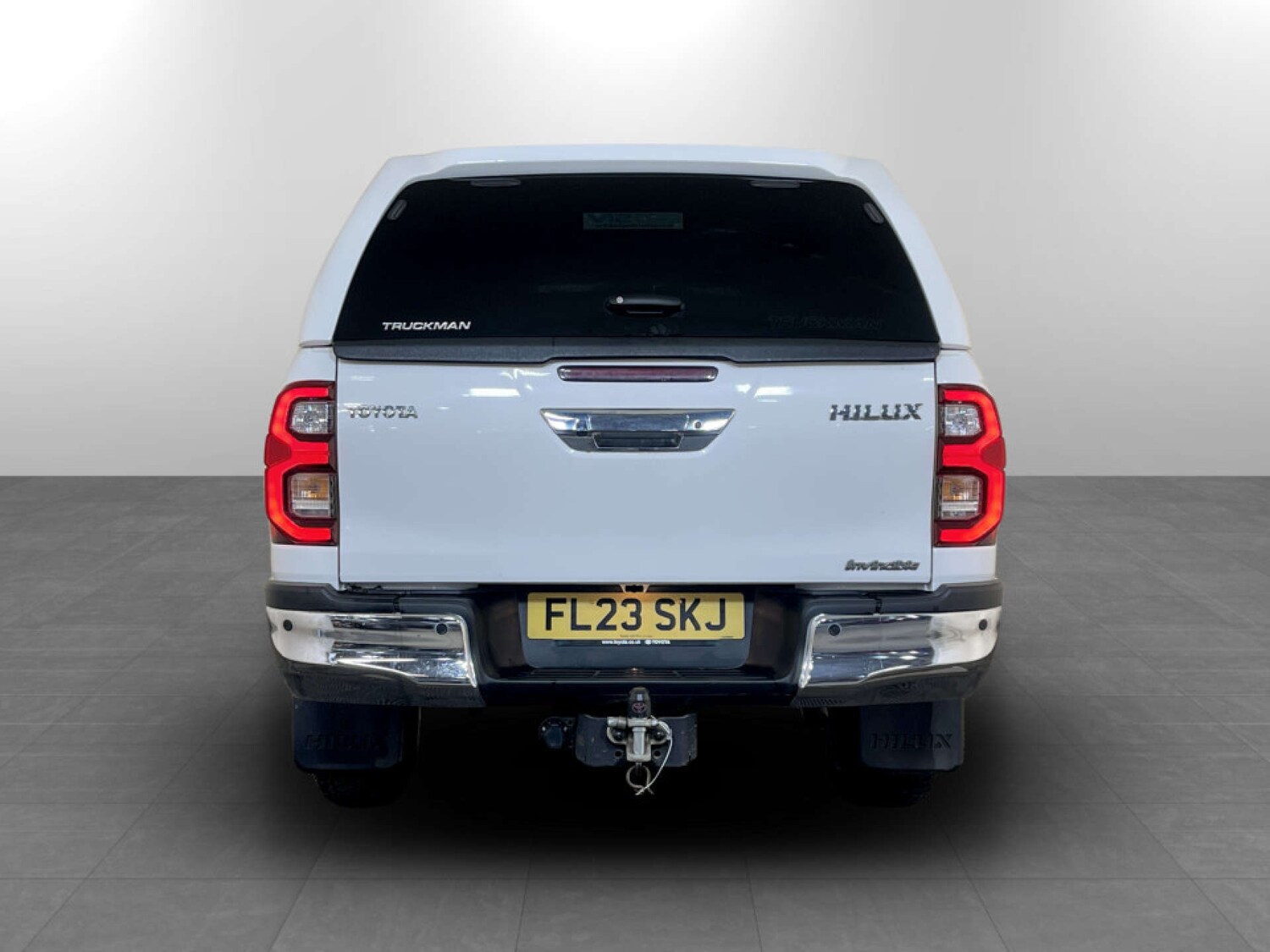 Used Toyota Hilux 2023 for sale - 77735003: Photo 9