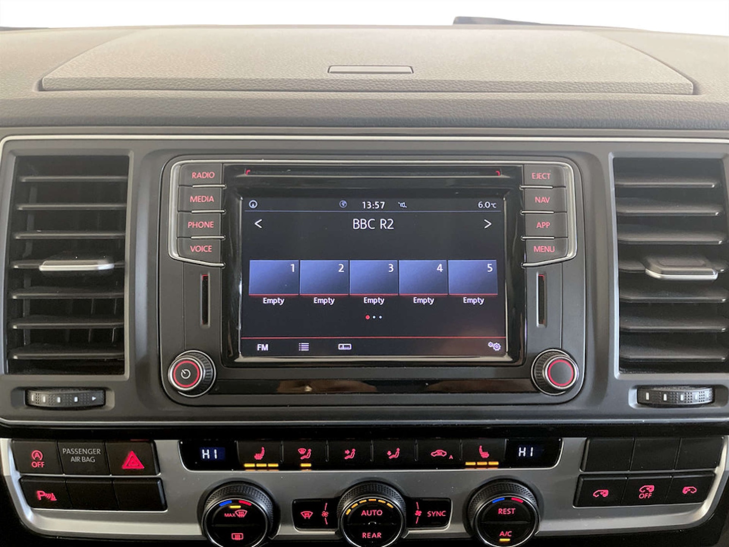 Used Volkswagen Caravelle 2019 for sale - 77434586: Photo 23