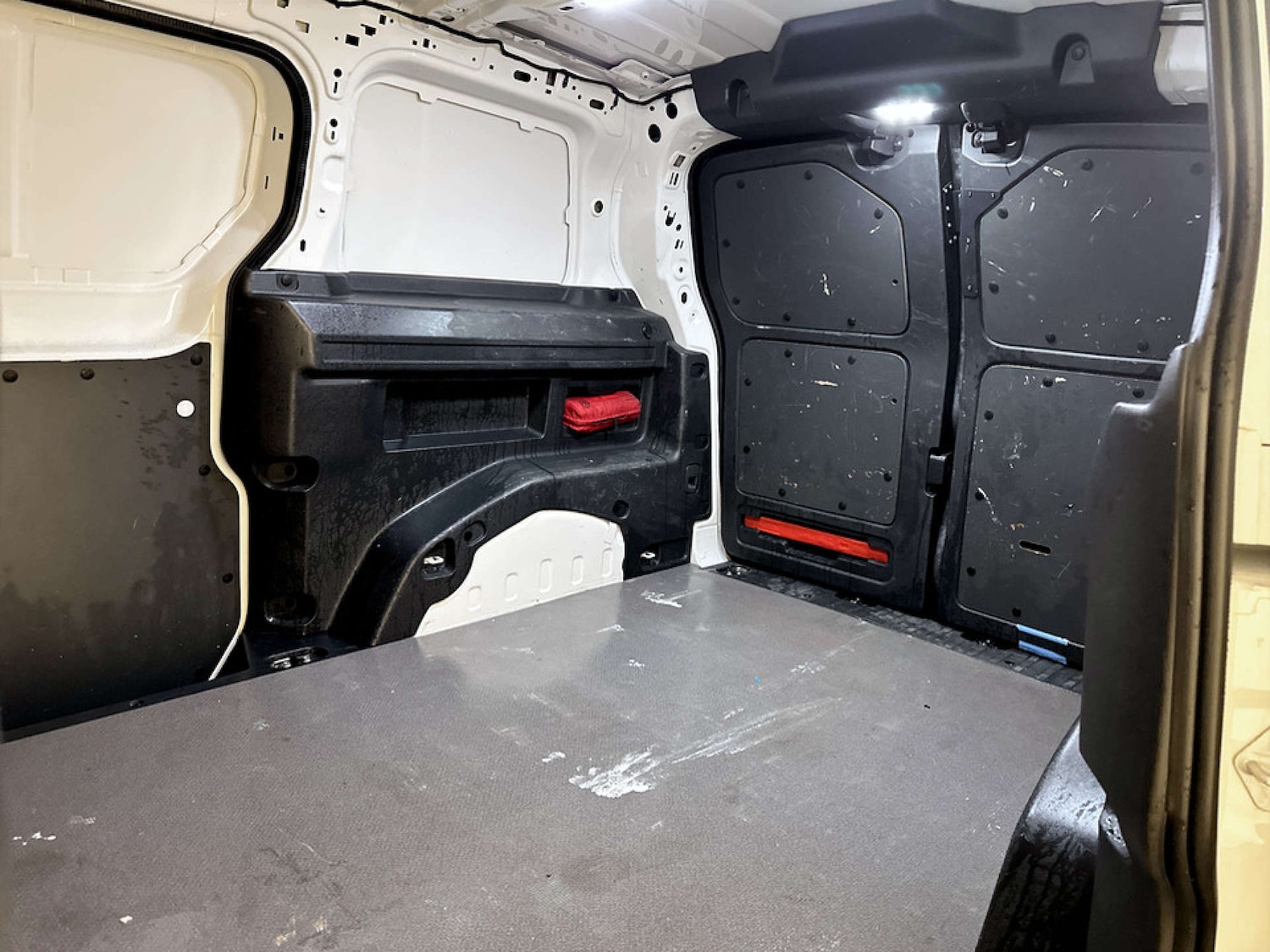 Used Volkswagen ID. Buzz Cargo 2023 for sale - 77667929: Photo 14