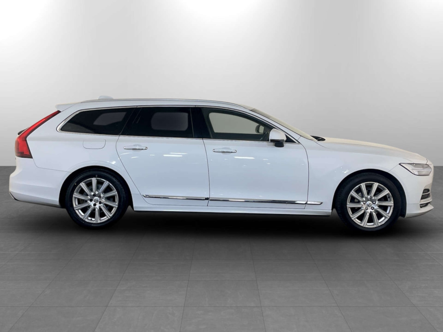 Used Volvo V90 2019 for sale - 77336941: Photo 11