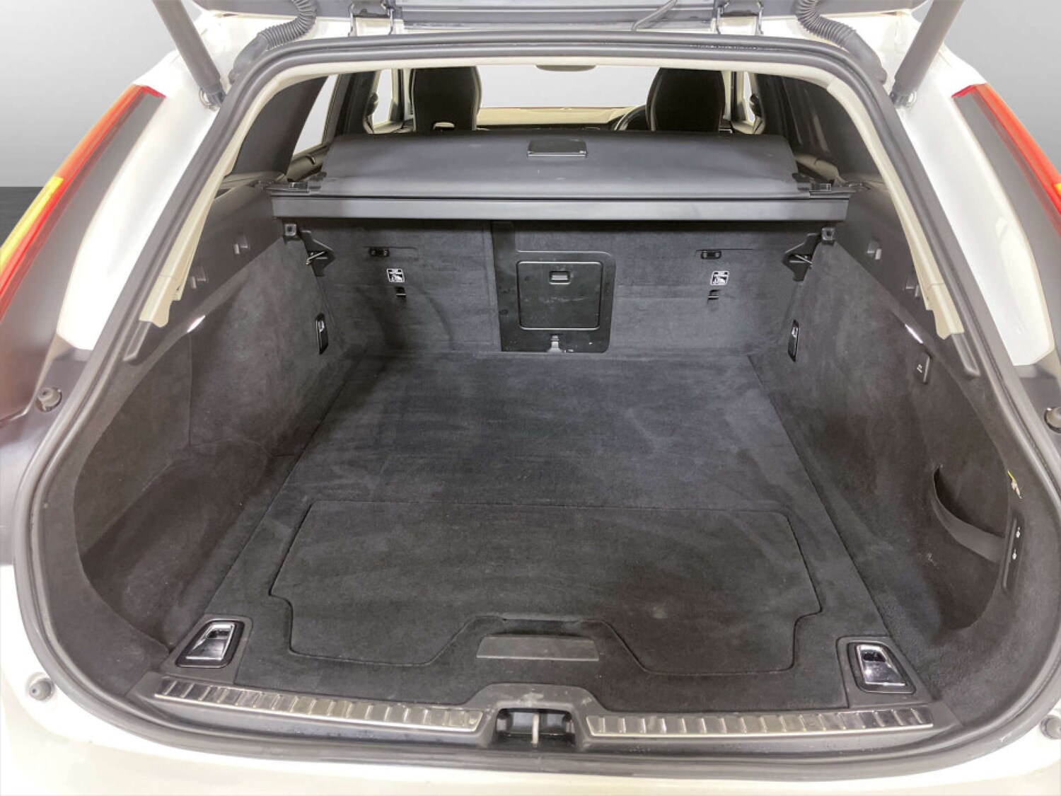 Used Volvo V90 2019 for sale - 77336941: Photo 16