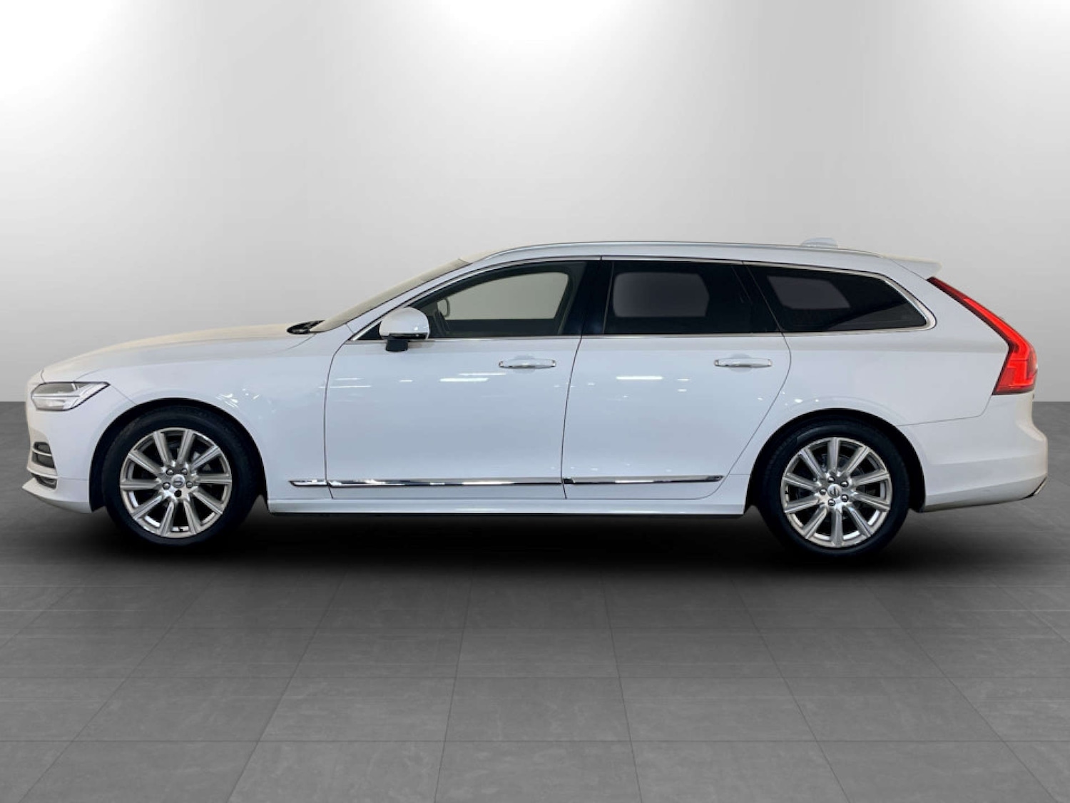 Used Volvo V90 2019 for sale - 77336941: Photo 7