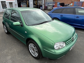 Volkswagen - Golf