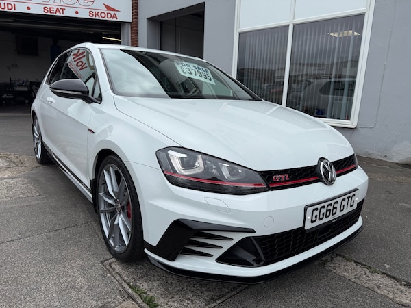 Used Volkswagen Golf 2017 for sale - 74969952: Photo 1