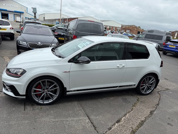 Used Volkswagen Golf 2017 for sale - 74969952: Photo 3