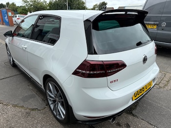 Used Volkswagen Golf 2017 for sale - 74969952: Photo