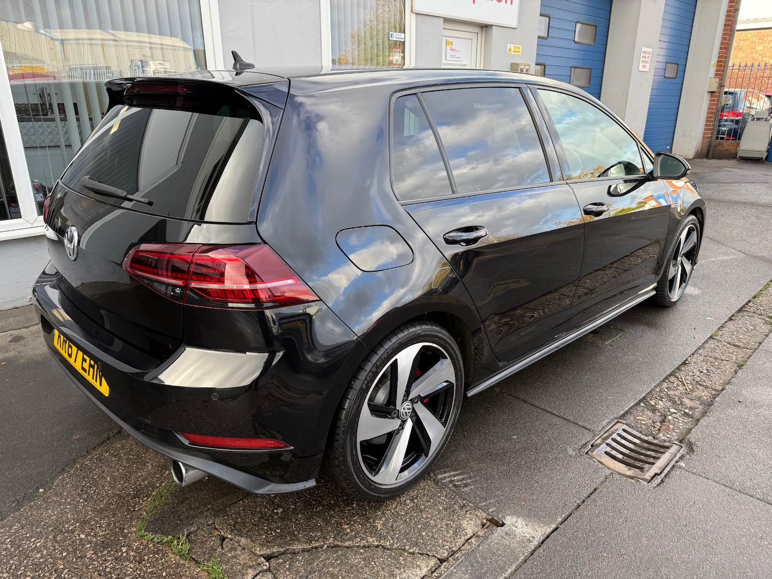 Used Volkswagen Golf 2017 for sale - 76319032: Photo 4