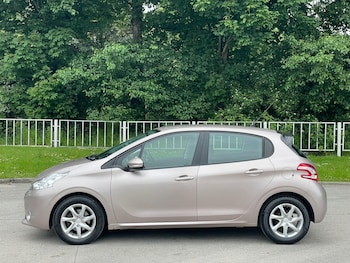 Used Peugeot 208 2013 for sale - 79237212: Photo