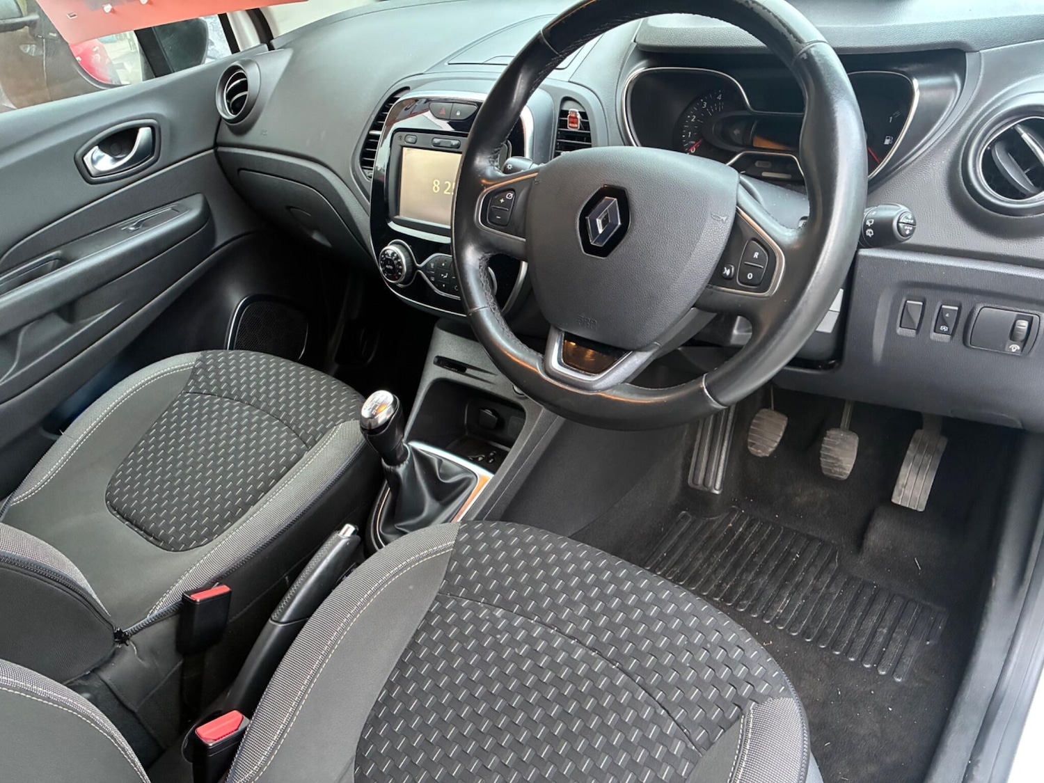 Used Renault Captur 2017 for sale - 76689423: Photo 15