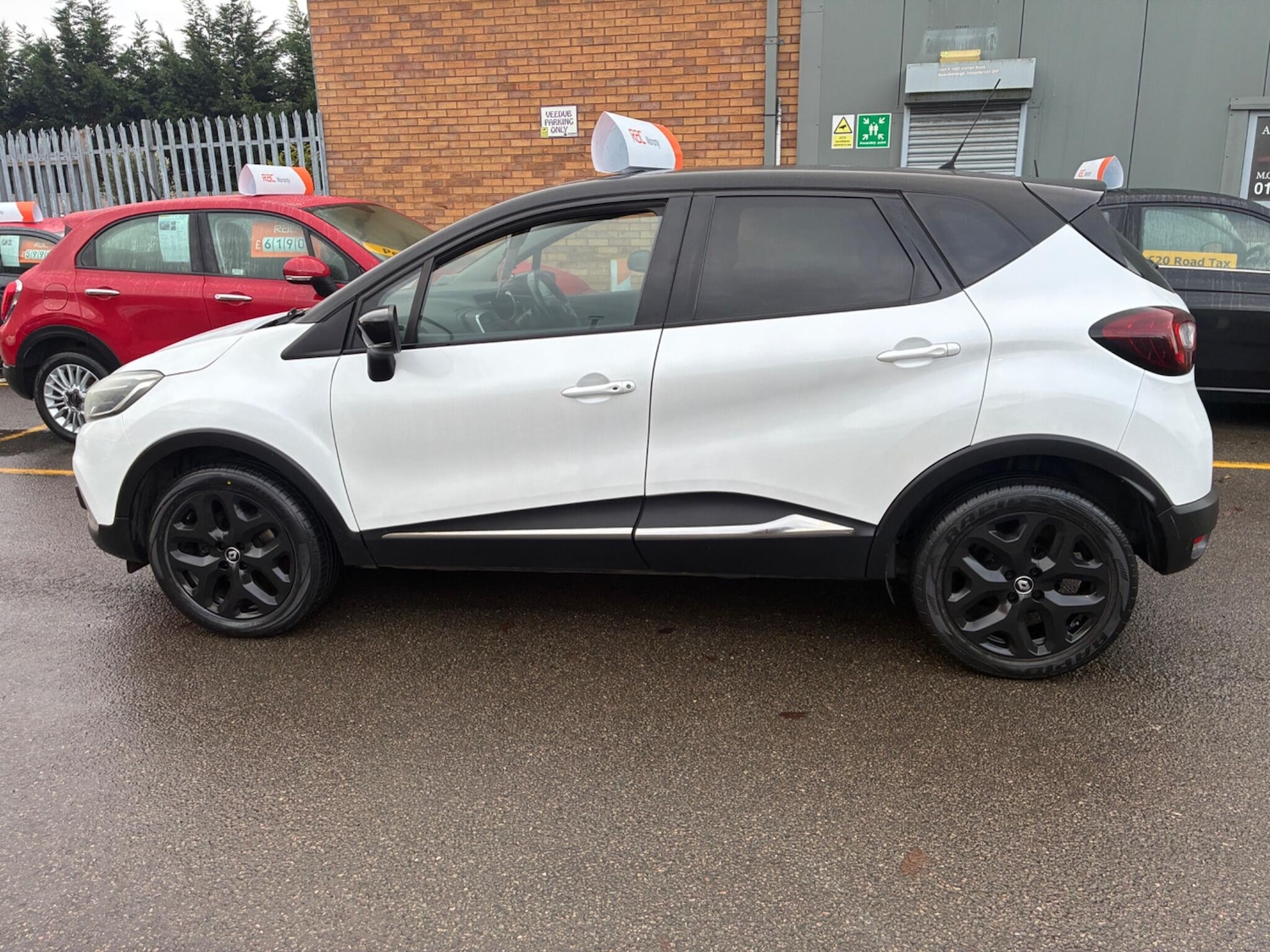 Used Renault Captur 2017 for sale - 76689423: Photo 2