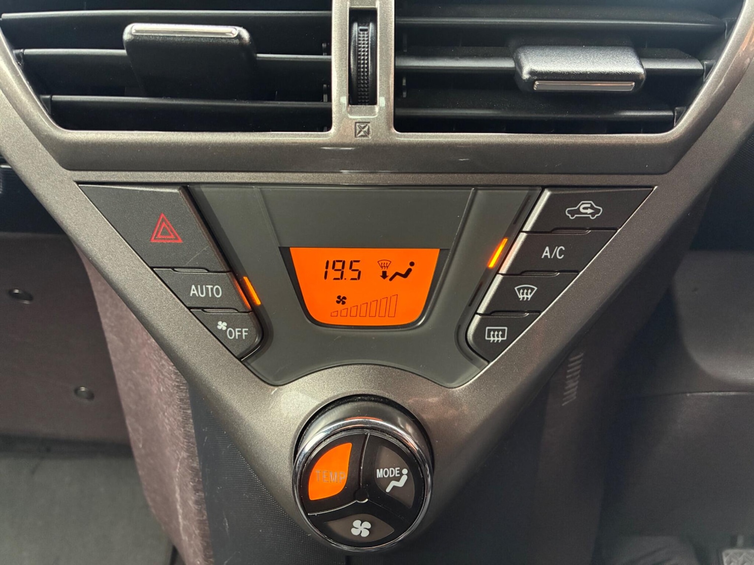 Used Toyota IQ 2010 for sale - 78127473: Photo 21