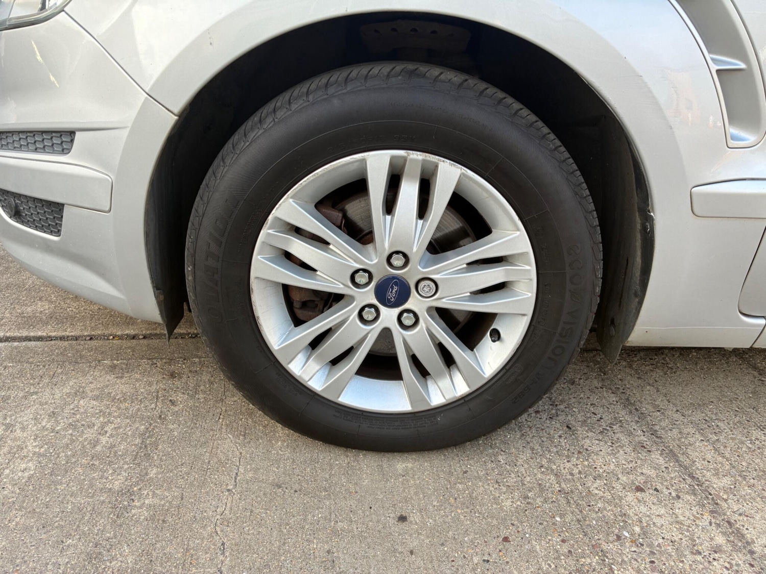 Used Ford S-Max 2010 for sale - 76388348: Photo 3