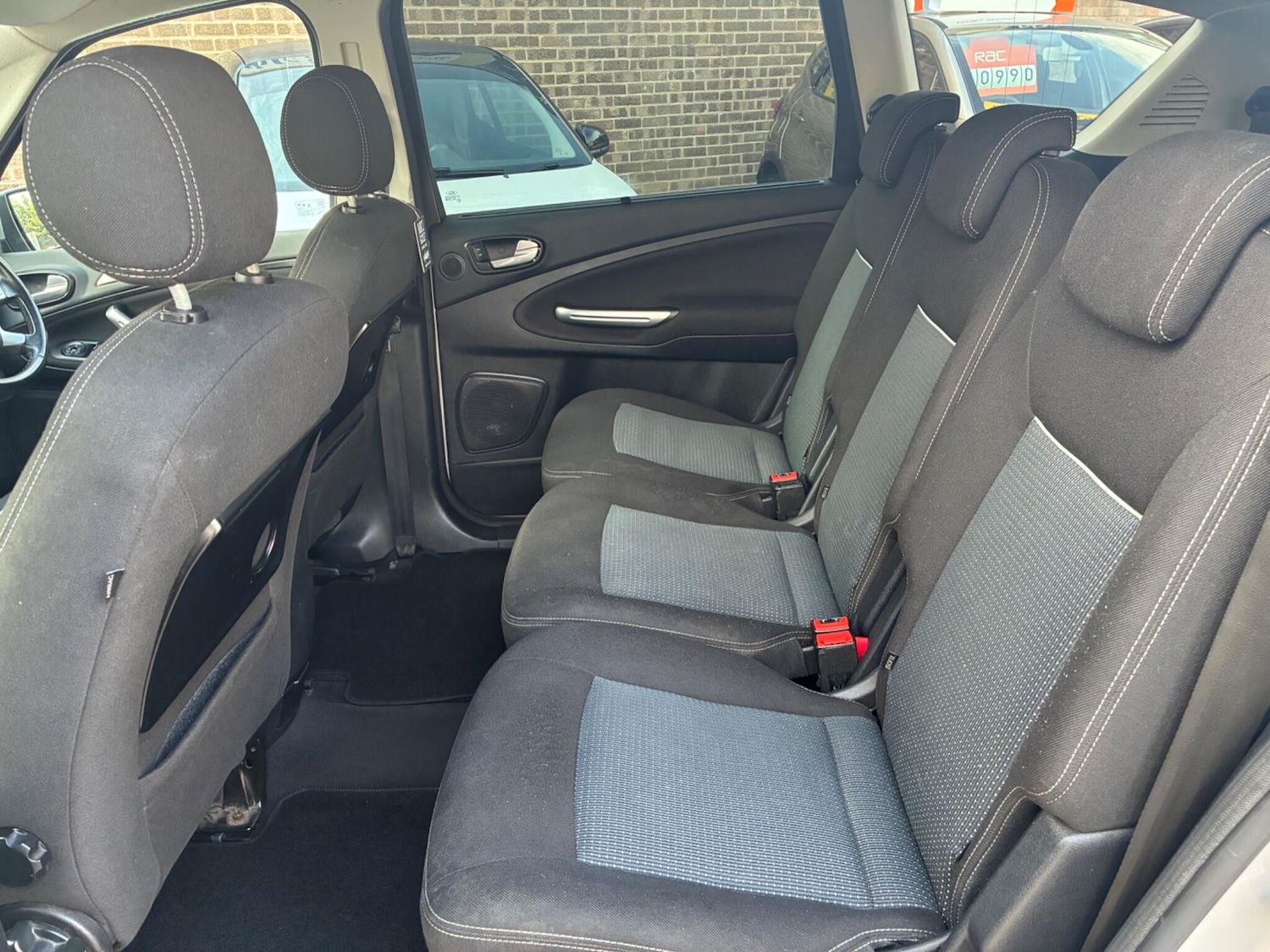 Used Ford S-Max 2010 for sale - 76388348: Photo 5