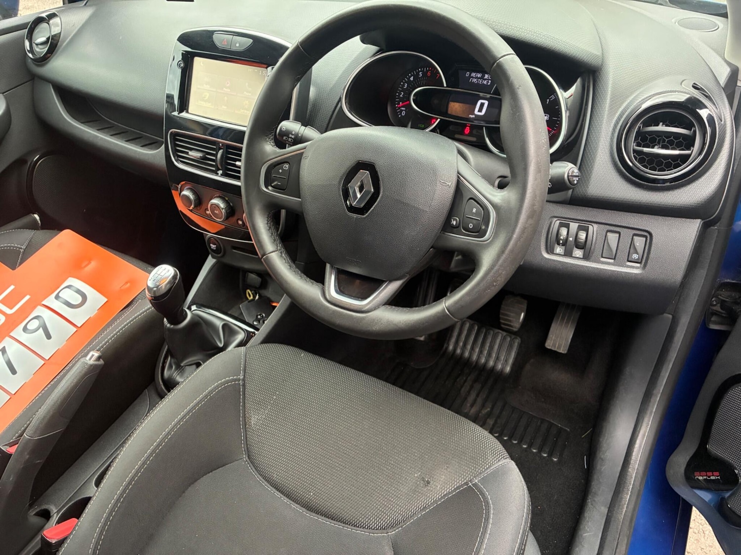 Used Renault Clio 2018 for sale - 76512701: Photo 11