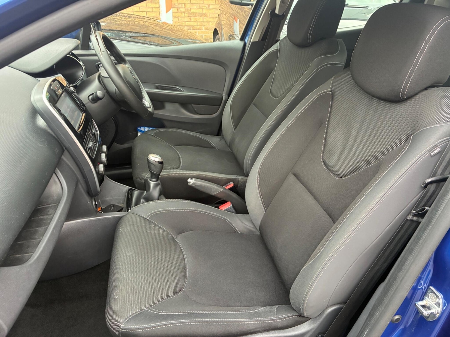 Used Renault Clio 2018 for sale - 76512701: Photo 4