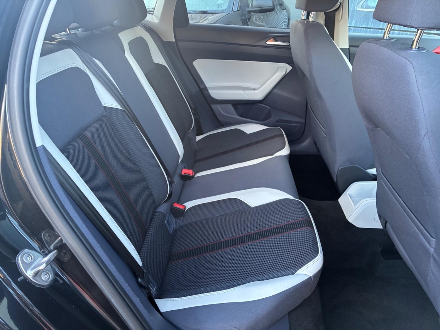 Used Volkswagen Polo 2020 for sale - 76898470: Photo 6