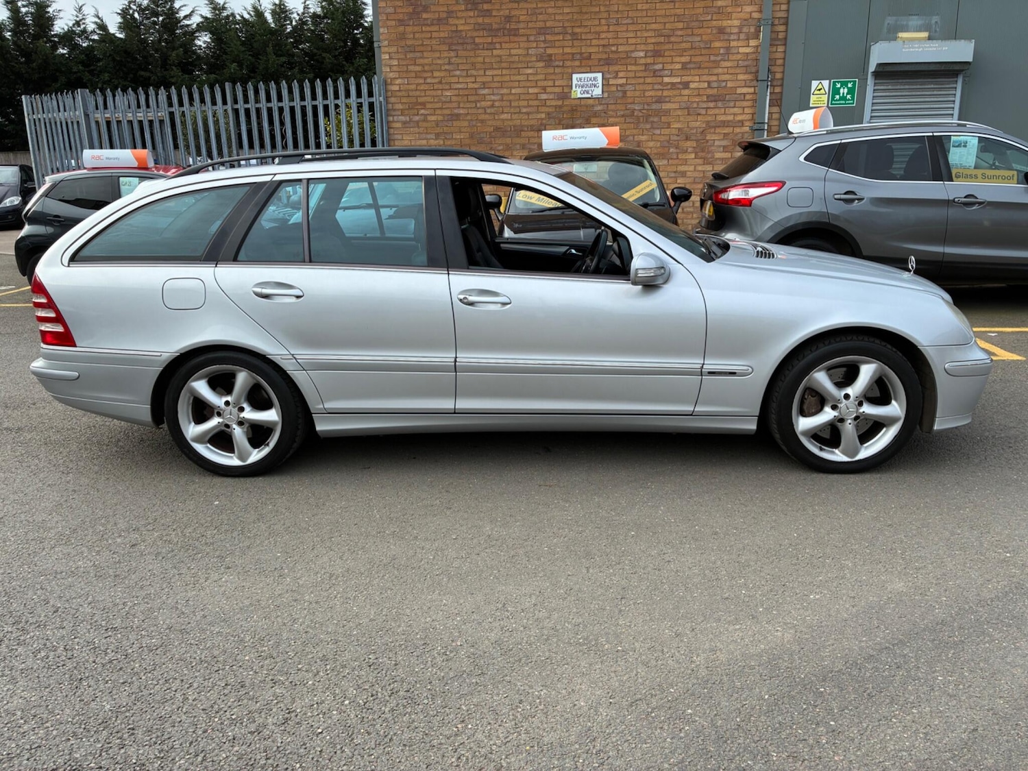 Used Mercedes-Benz C Class for sale - 77794094: Photo 3