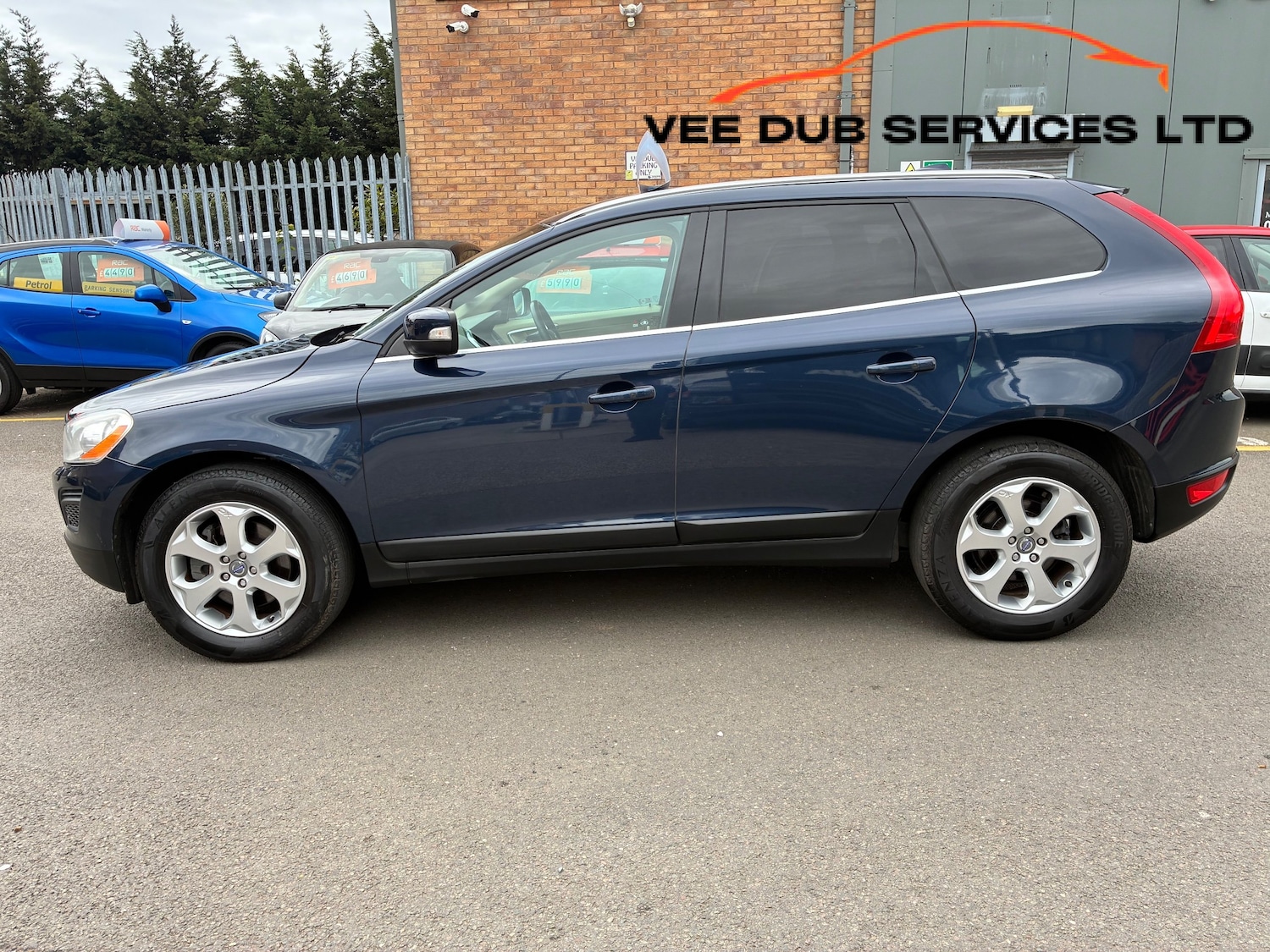 Used Volvo XC60 2025 for sale - 78175964: Photo 2