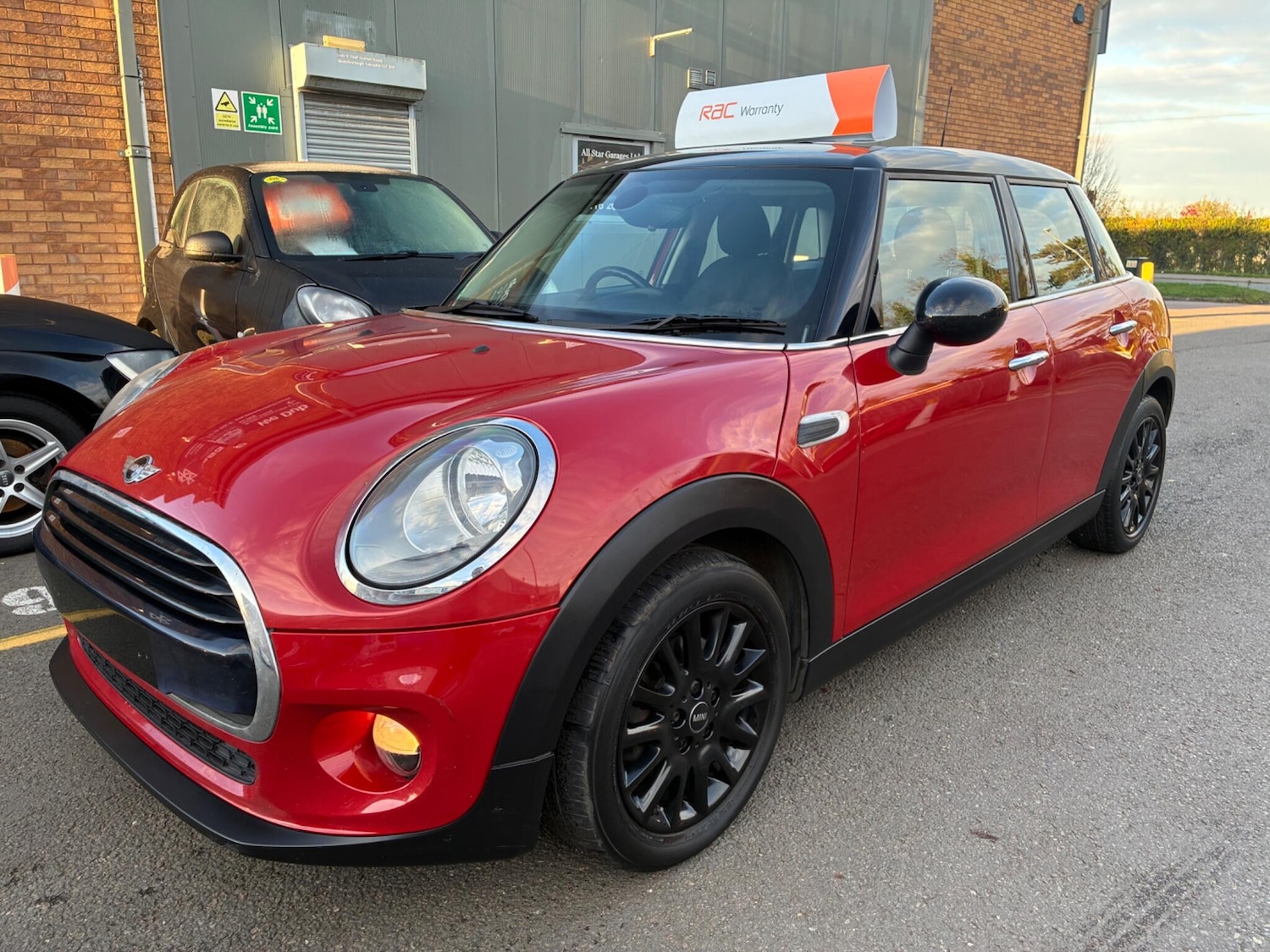Used MINI Hatch 2017 for sale - 76613273: Photo 1