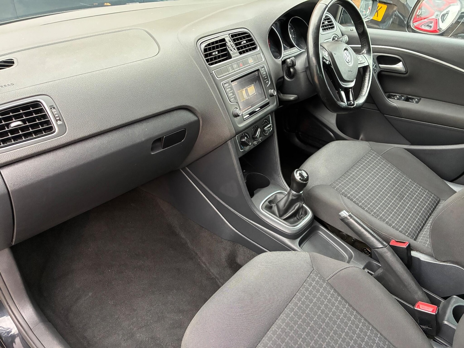 Used Volkswagen Polo 2017 for sale - 76953062: Photo 4