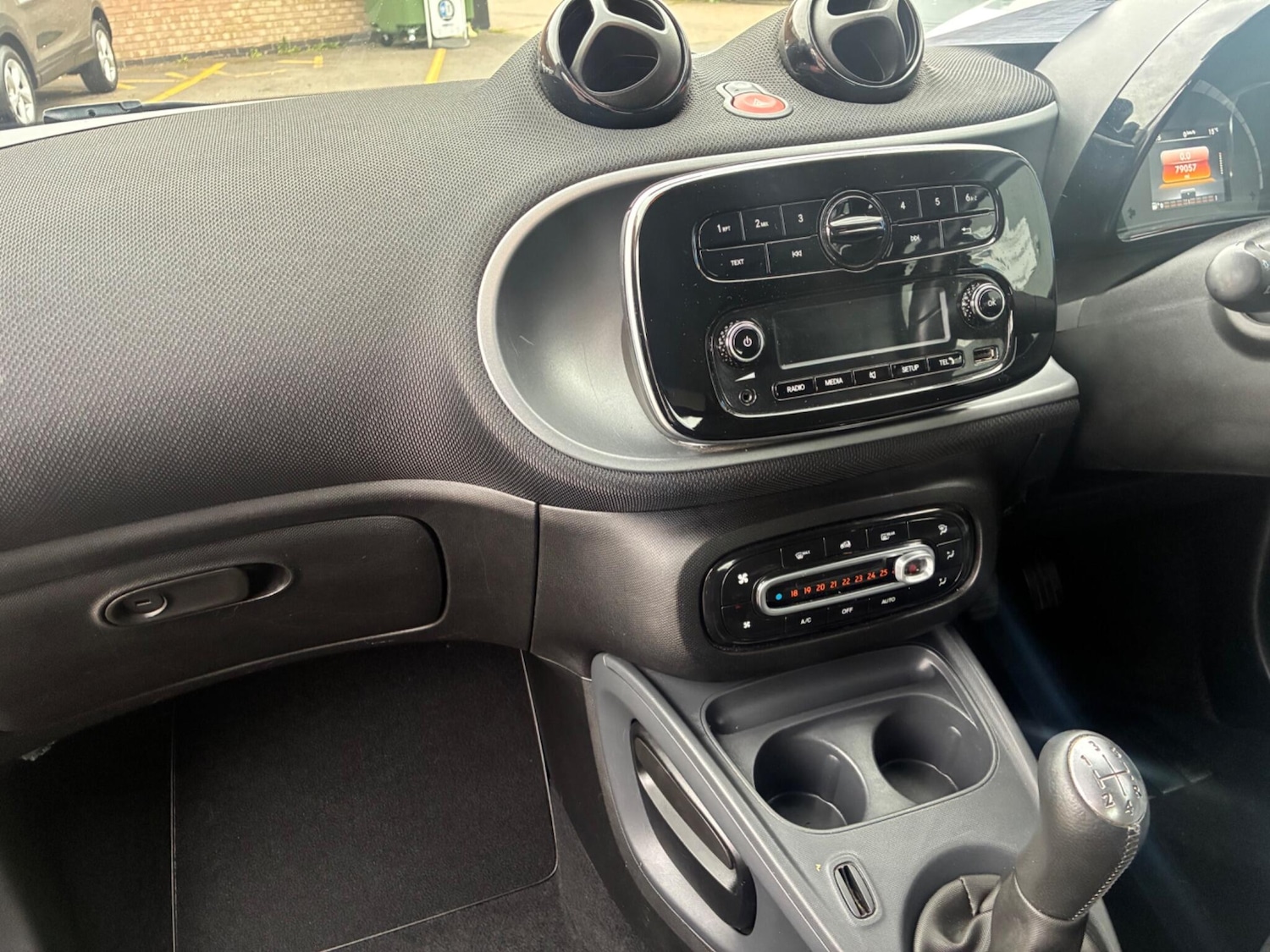 Used smart fortwo 2018 for sale - 76295477: Photo 15