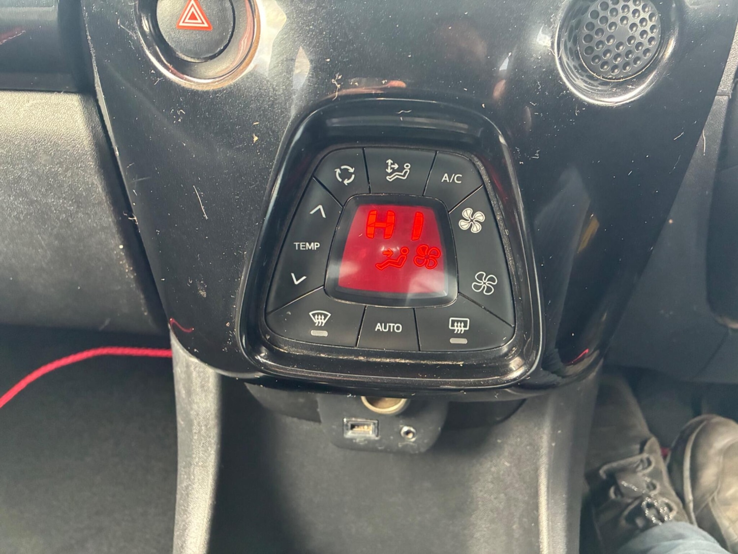 Used Toyota AYGO 2018 for sale - 76989975: Photo 19