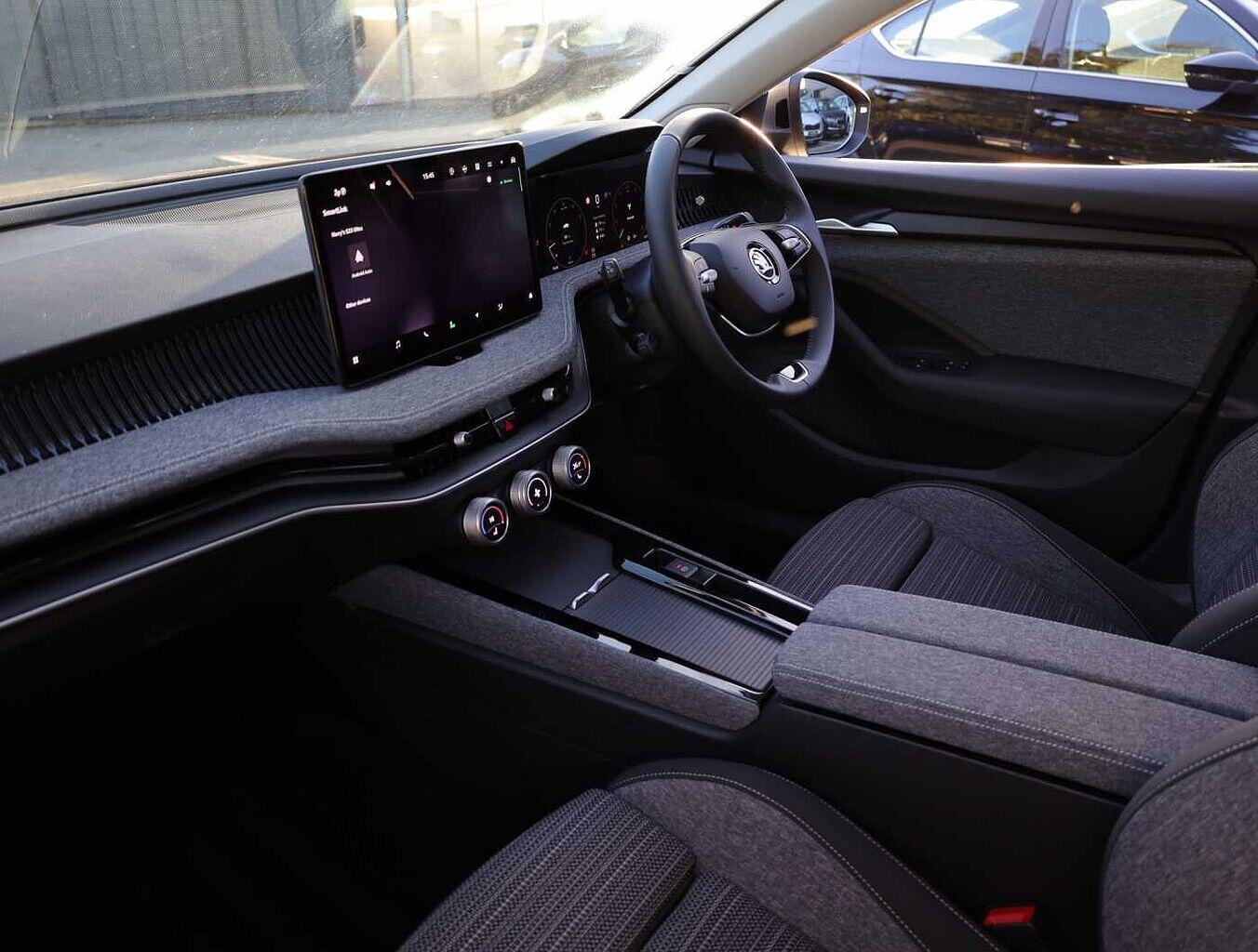 Used Skoda Superb 2024 for sale - 76676530: Photo 2