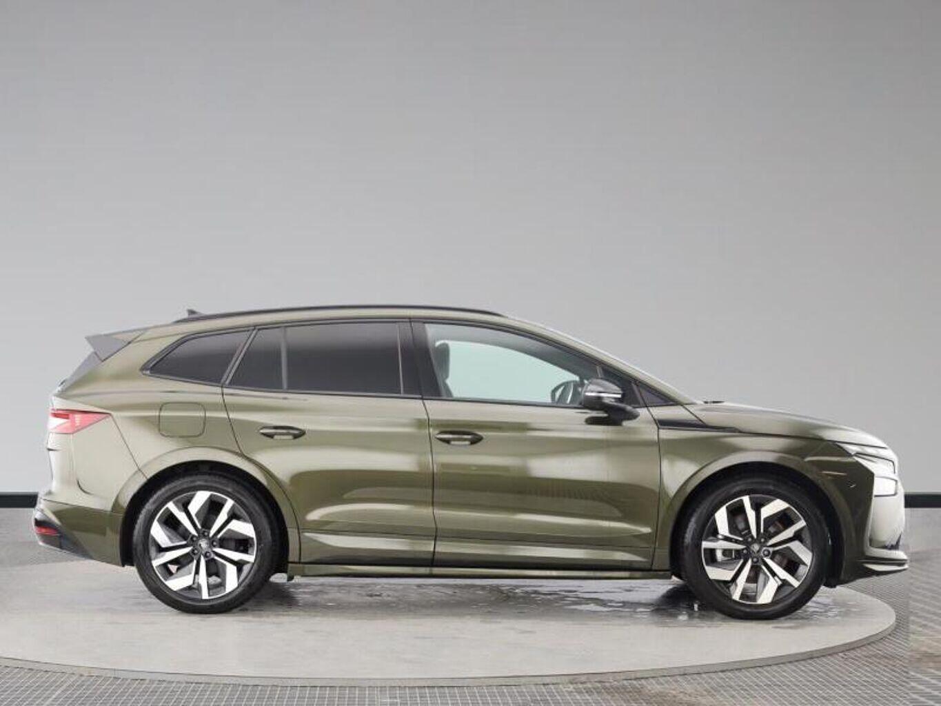 Used Skoda Enyaq 2025 for sale - 77528577: Photo 2