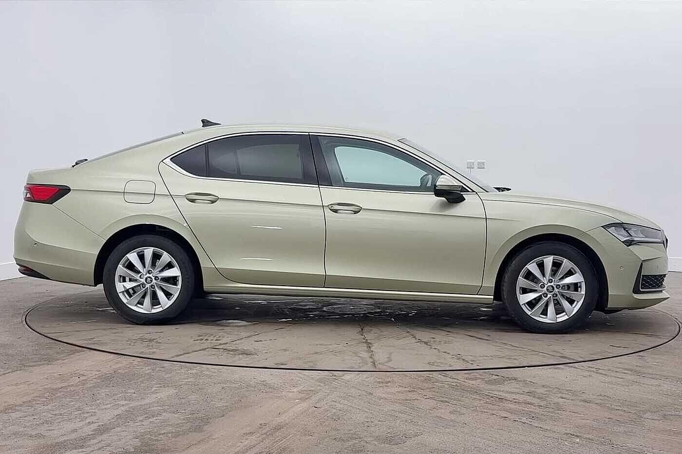 Used Skoda Superb 2025 for sale - 77282290: Photo 4