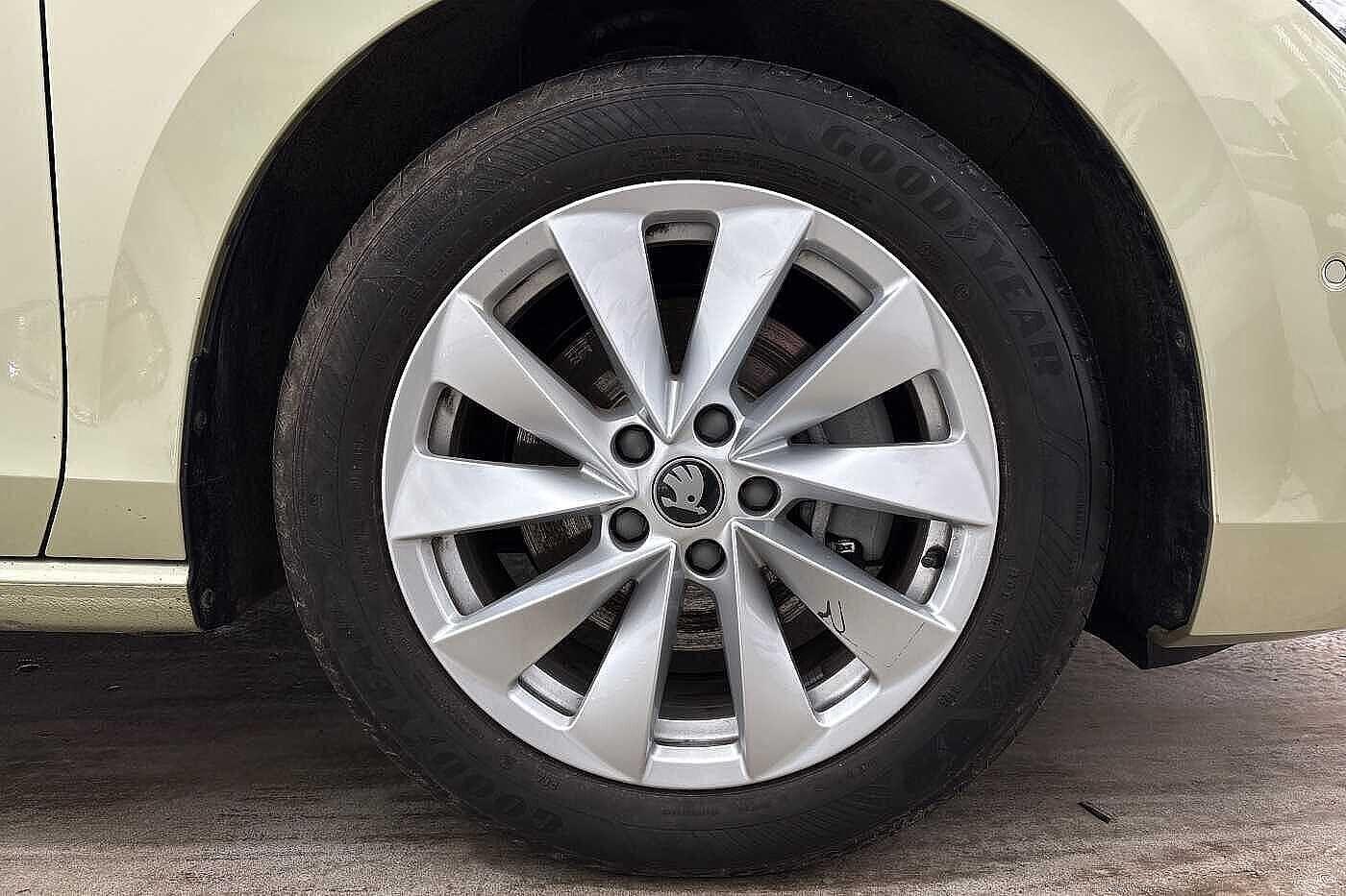 Used Skoda Superb 2025 for sale - 77282290: Photo 5