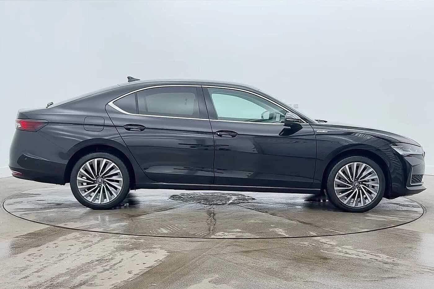 Used Skoda Superb 2025 for sale - 77282291: Photo 4