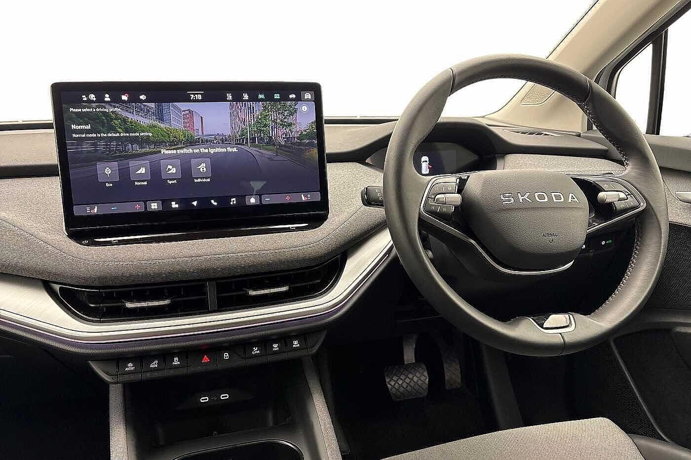 Used Skoda Enyaq 2025 for sale - 77125822: Photo 2