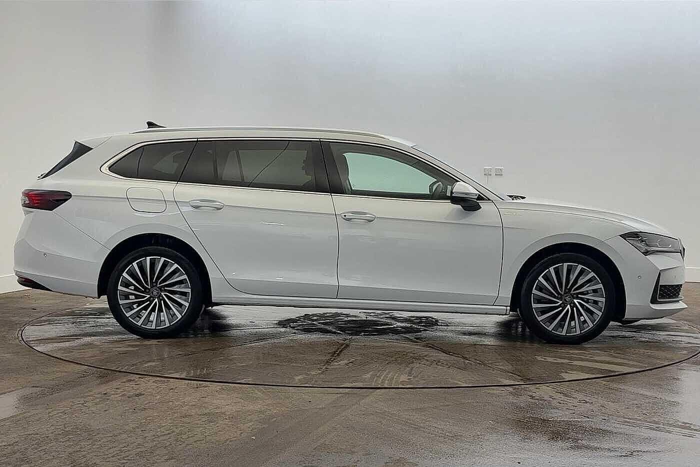 Used Skoda Superb 2025 for sale - 76691184: Photo 4