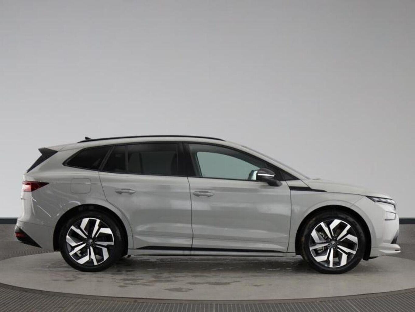 Used Skoda Enyaq 2025 for sale - 77124939: Photo 2