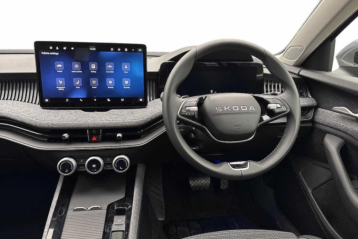 Used Skoda Superb 2025 for sale - 77927064: Photo 2