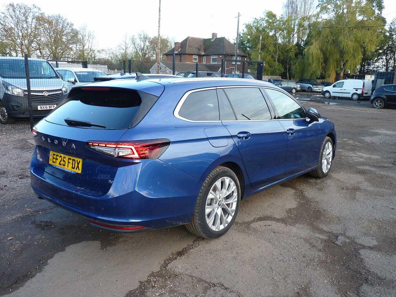 Used Skoda Superb 2025 for sale - 77346520: Photo 2