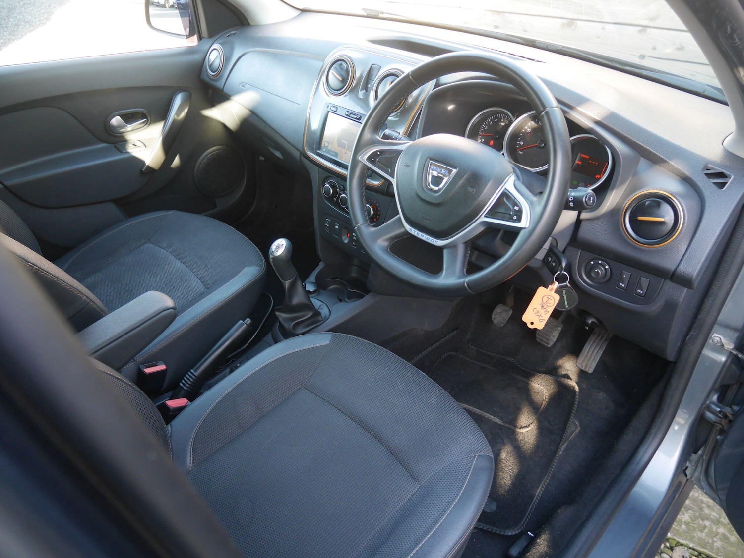 Used Dacia Logan MCV 2017 for sale - 78103096: Photo 12