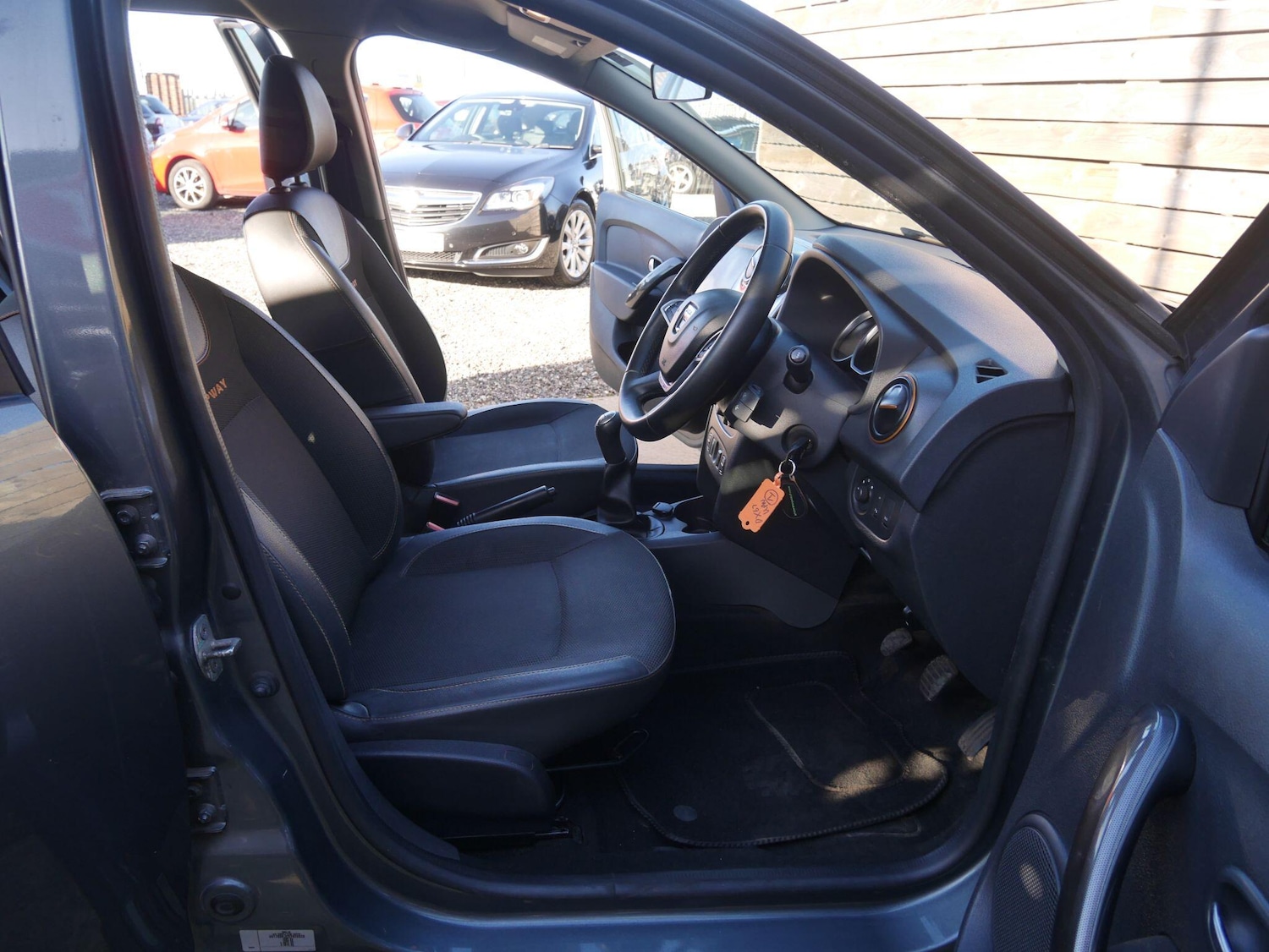 Used Dacia Logan MCV 2017 for sale - 78103096: Photo 18