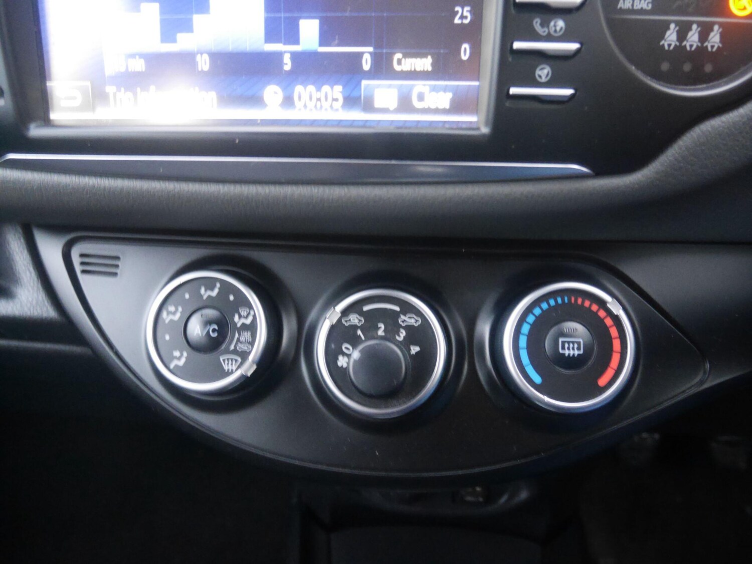 Used Toyota Yaris 2019 for sale - 78103162: Photo 38